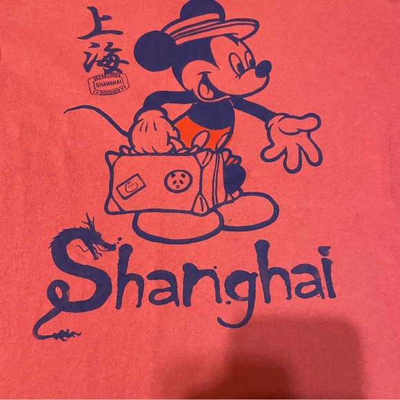 (3/$25) Red Disney x Uniqlo Mickey Mouse Shanghai T-Shirt - Picture 2 of 3